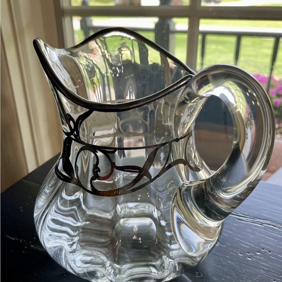 STERLING SILVER OVERLAY, CLEAR GLASS, WATER PITCHER WITH 3 MATCHING GLASSES. - Picture 10 of 16